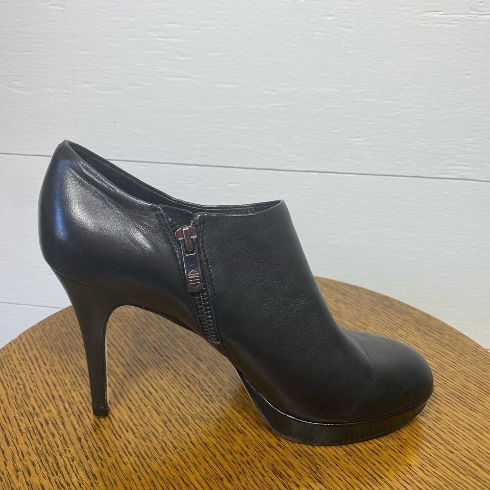 VINCE Camuto, black nappa leather, side zip, shootie